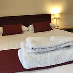 Hinsley Hall 3* לידס