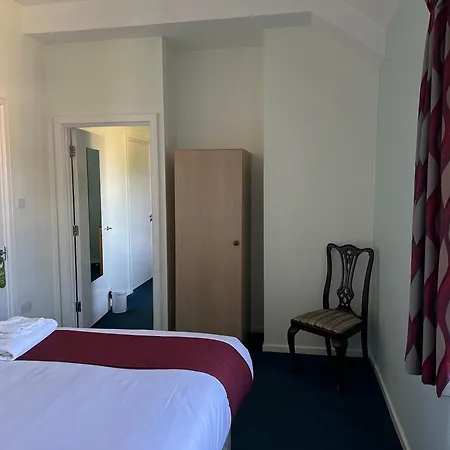 Hinsley Hall Leeds (West Yorkshire)