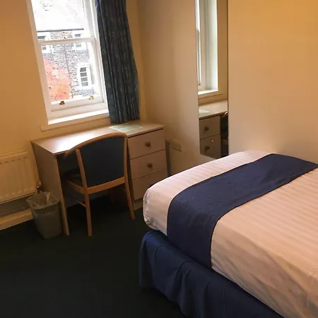 Hinsley Hall 3*
