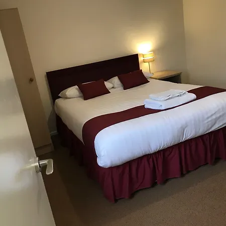 Hinsley Hall 3*