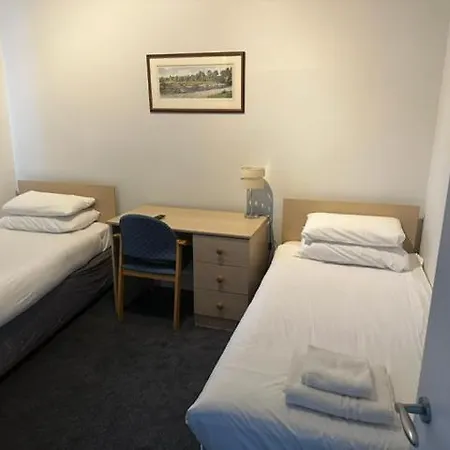 Hinsley Hall 3*