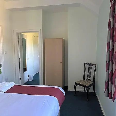 Hinsley Hall 3*