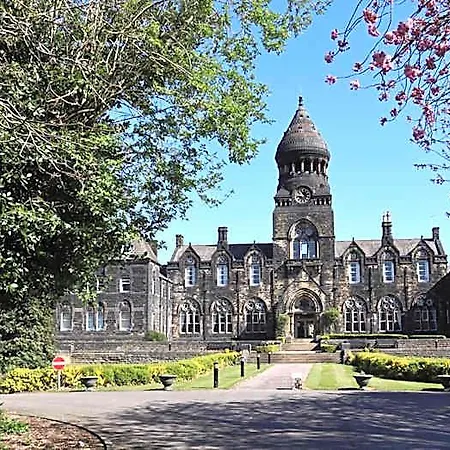 Hinsley Hall Leeds (West Yorkshire)